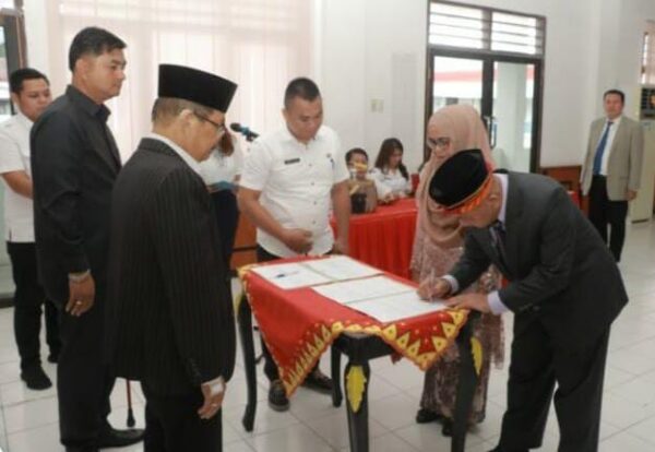 Walikota Gunungsitoli Lantik PNS Pada JPTP Dan Administrasi