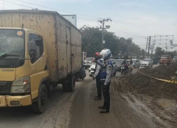Dishub Medan Turunkan Personel Atasi Kemacetan di Jalan Kapten Sumarsono..