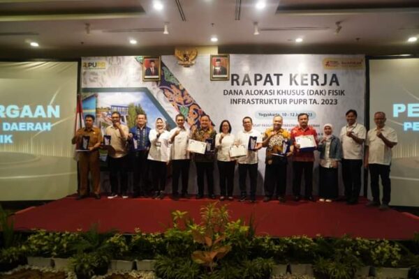 Kementerian PUPR Berikan Penghargaan Kepada Pemko Gunungsitoli