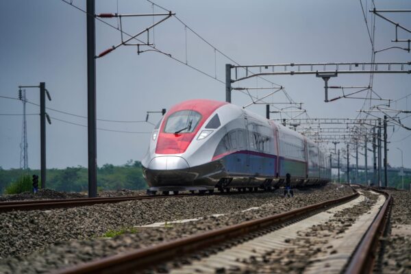 Sejarah Kereta Cepat Whoosh, Studi Jepang di Era SBY Sebut Tak Layak Lalu Diselesaikan China di Masa Jokowi