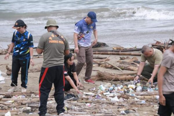Pemko Gunungsitoli Bersama Kodim 0213/Nias Gelar Jumat Bersih