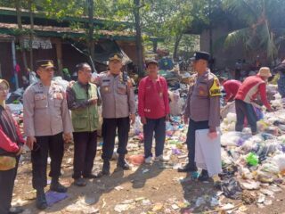 KaPolSek AKP Miyardi SH Patroli Sambang Cegah Kebakaran Lahan Di Wilayahnya