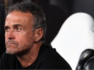 luis-enrique-tak-terima-kekalahan-telak-psg,-pelatih-newcastle-tertawa-bahagia