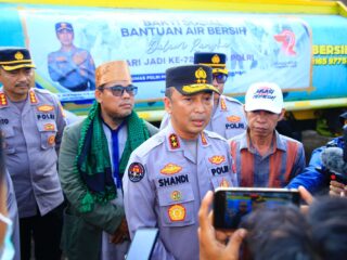 hari-jadi-ke-72-humas-polri-dirayakan-dengan-berbagi-air-bersih