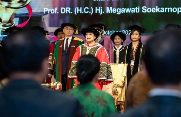 Megawati Kantongi 12 Gelar Doktor dan Profesor Kehormatan, Berikut Daftarnya