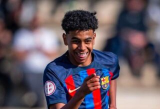 Lamine Yamal, Starter Termuda dalam Sejarah Liga Champions yang Sakit Perut di Lapangan