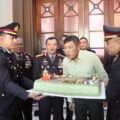 surprise-untuk-hut-tni-ke-78,-kapolda-jateng-kunjungi-rumah-dinas-pangdam-iv/diponegoro