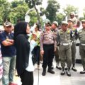 berjalan-kondusif,-polrestabes-medan-kawal-demo-komite-rakyat-bersatu-di-kantor-gubernur-sumut