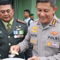 hut-tni-ke-78,-kapolrestabes-medan-beri-kejutan-bawa-nasi-tumpeng-buat-dandim-0201-medan