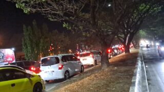 Jalan Metro Tanjung Bunga Makassar Macet Total, Pengendara Sampai Teriak-teriak