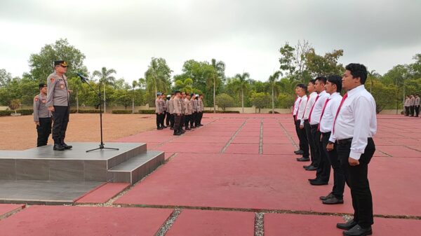 Kapolres Bangka Barat Berikan Penghargaan Kepada Personel Yang Berprestasi