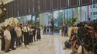 Surya Paloh Pastikan Siti Nurbaya Tak Ditarik dari Kabinet Pemerintahan Jokowi