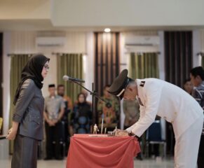Bupati Luwu Utara Indah Putri Indriani Melantik Andi Rahmat Purnama Menjabat Camat Sukamaju