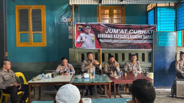 Gelar Jumat Curhat, Wakapolres Bangka Barat Dengarkan Keluhan Masyarakat
