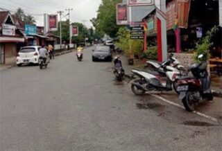 *AMPUH Minta Ruko Zona Cafe yang Makan Bahu Jalan di Dibongkar*