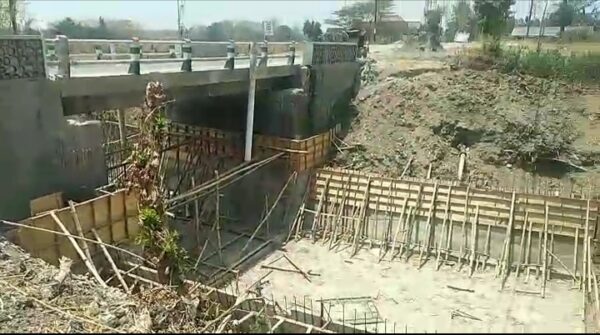 Kondang, Proyek Jembatan di Ruas Jalan Poros Kecamatan Purwosari – Tambakrejo Diduga Langgar Undang – Undang KIP