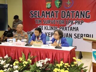 Kapolres Kepulauan Seribu AKBP Jarot Sungkowo Menerima Tim Surveiyor LPA- PK di Klinik Pratama Polres Kepulauan Seribu