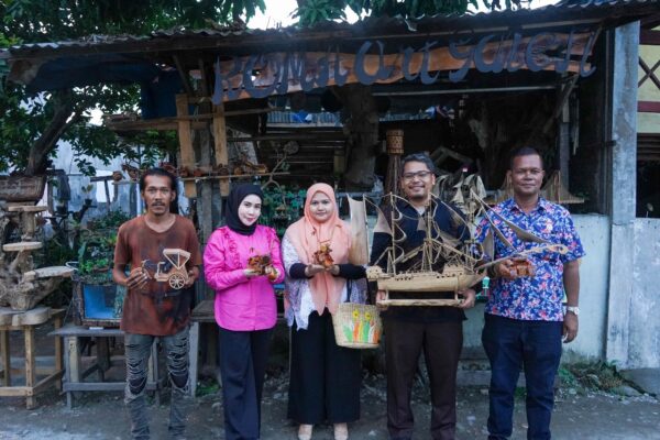 Roma Art Galery Medan Jual Bermacam Kerajinan Tangan Berbahan Kayu