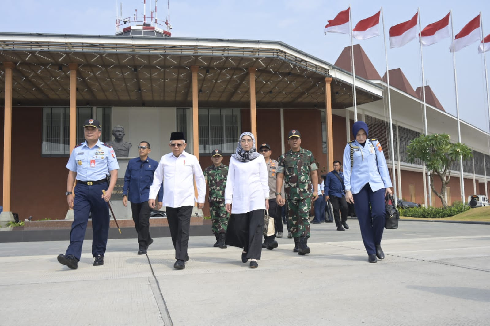 usai-dari-makassar,-wapres-ma’ruf-amin-bertolak-ke-tiga-provinsi-di-tanah-papua