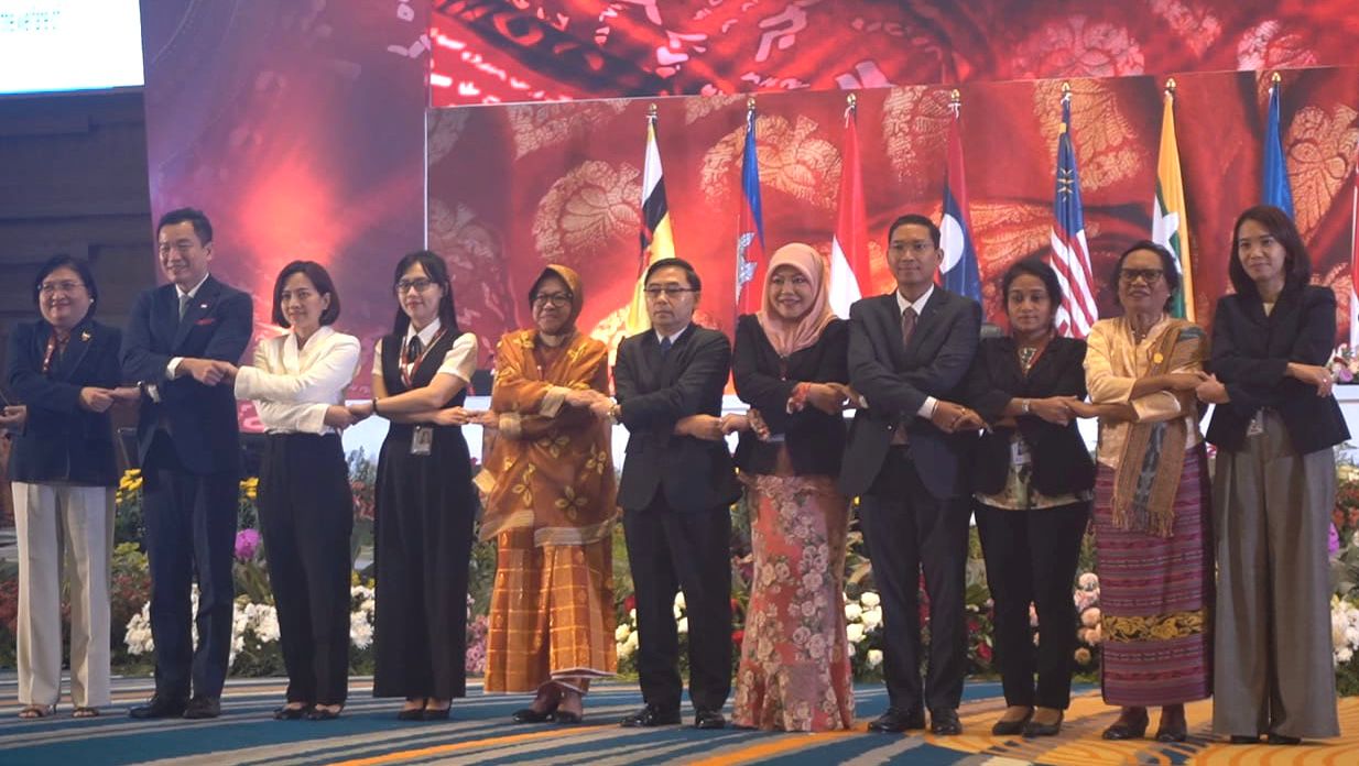 di-hadapan-peserta-ahlf-dan-delegasi-negara-asean,-mensos-risma-ungkap-ada-28.778-sekolah-inklusif-di-indonesia