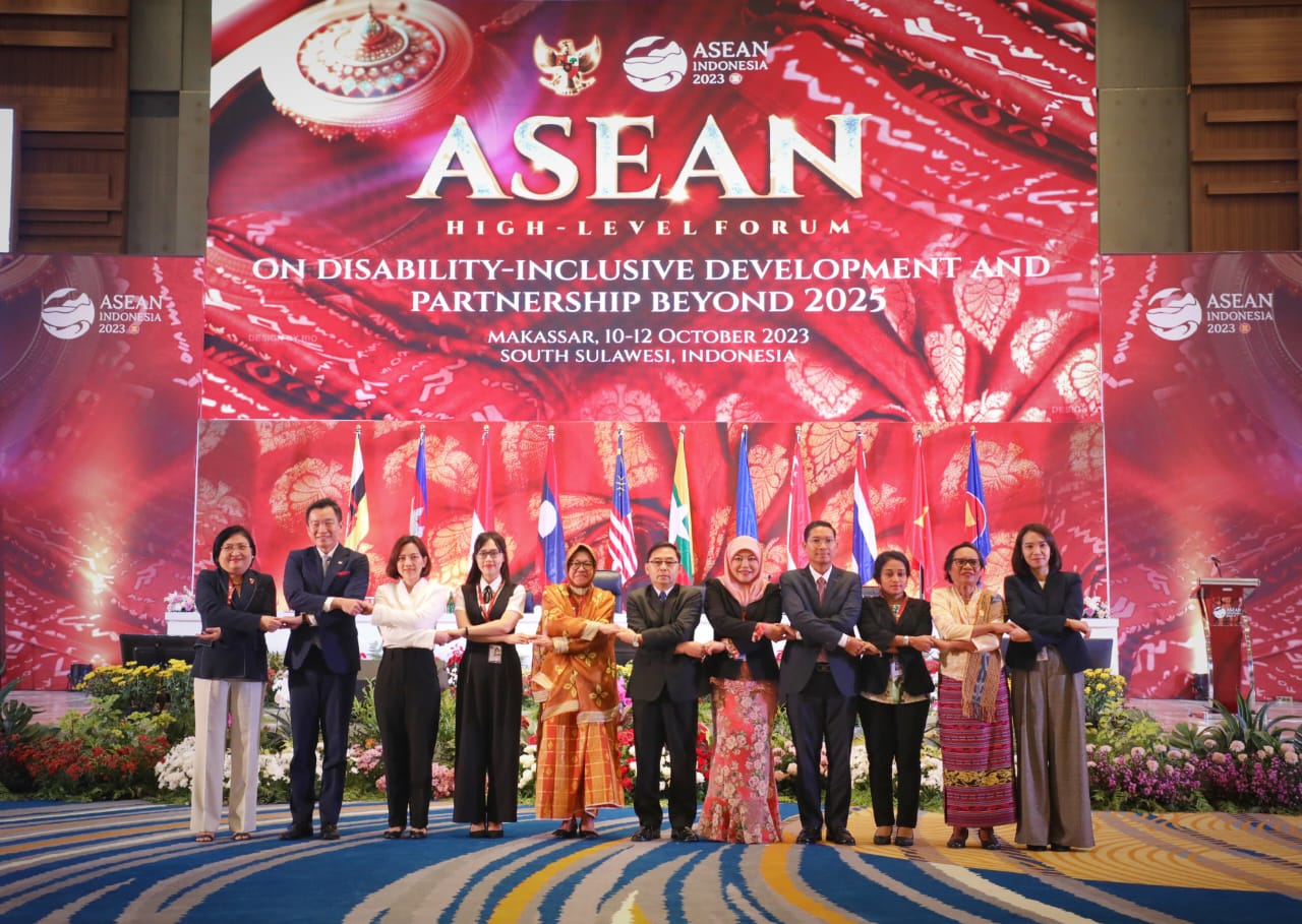 utusan-khusus-presiden-amerika-apresiasi-mensos-risma-sukses-gelar-forum-disabilitas-asean