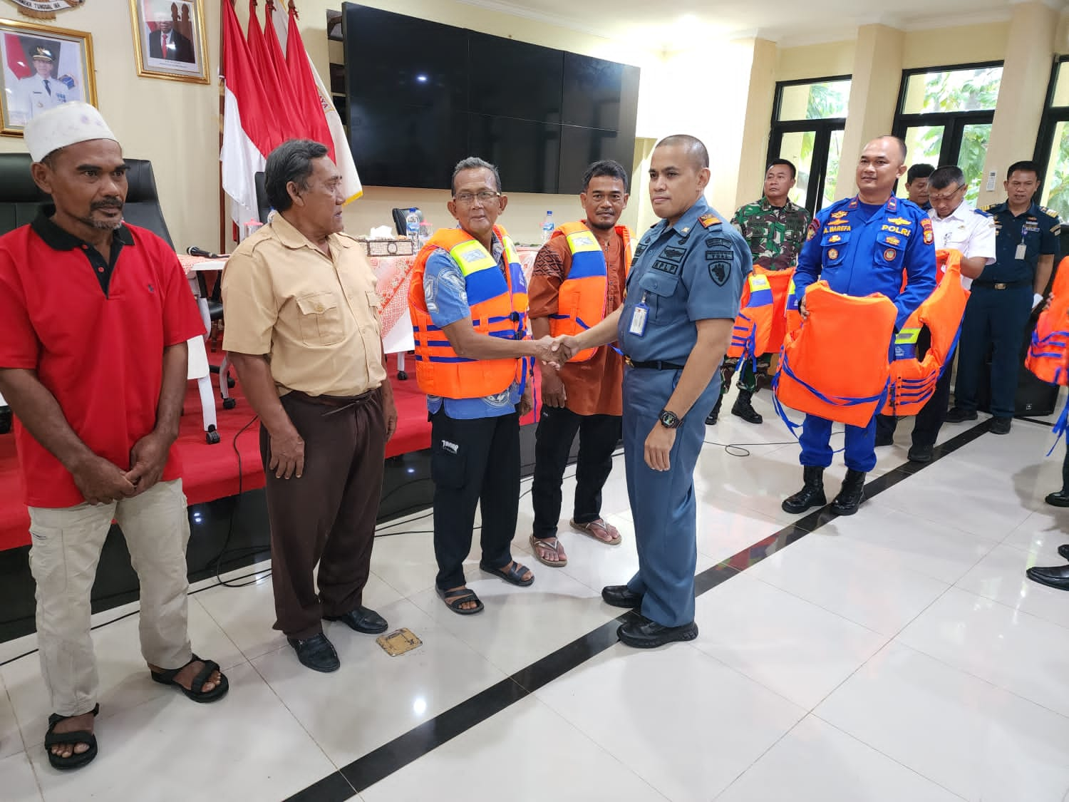 kanit-gakkum-sat-polair-polres-kep.-seribu-hadiri-kampanye-keselamatan-berlayar-dan-pembukaan-gerai-nasional-e-pas-kecil-ksop-kelas-iv