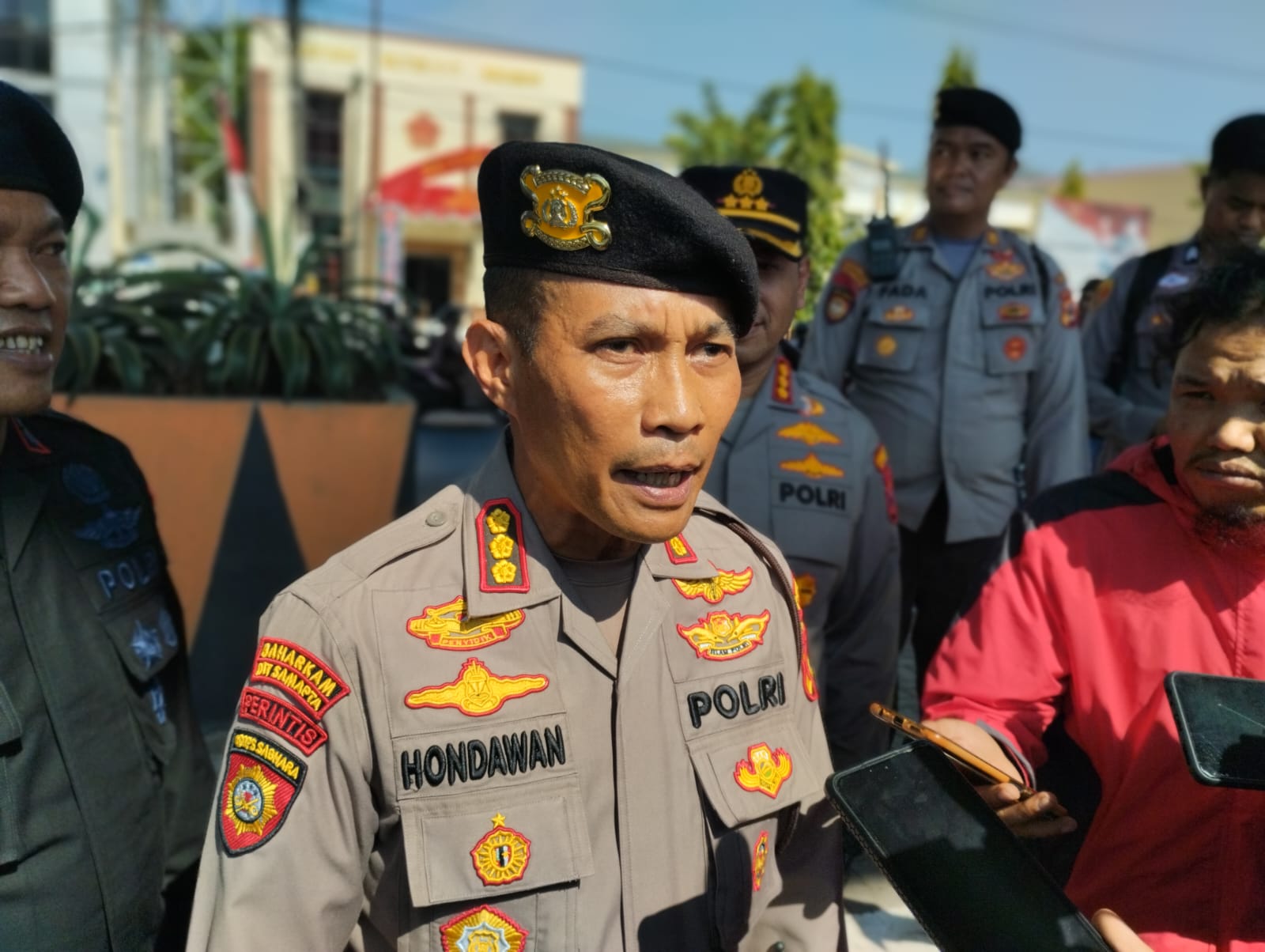 ribut-ribut-di-jalan-ap-pettarani-makassar-sampai-ada-ledakan-diduga-bom,-ternyata…