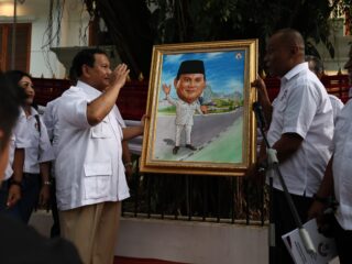 prabowo-diskusi-soal-masa-depan-bangsa-bareng-aktivis-98:-dulu-berseberangan,-sekarang-bersatu-demi-rakyat