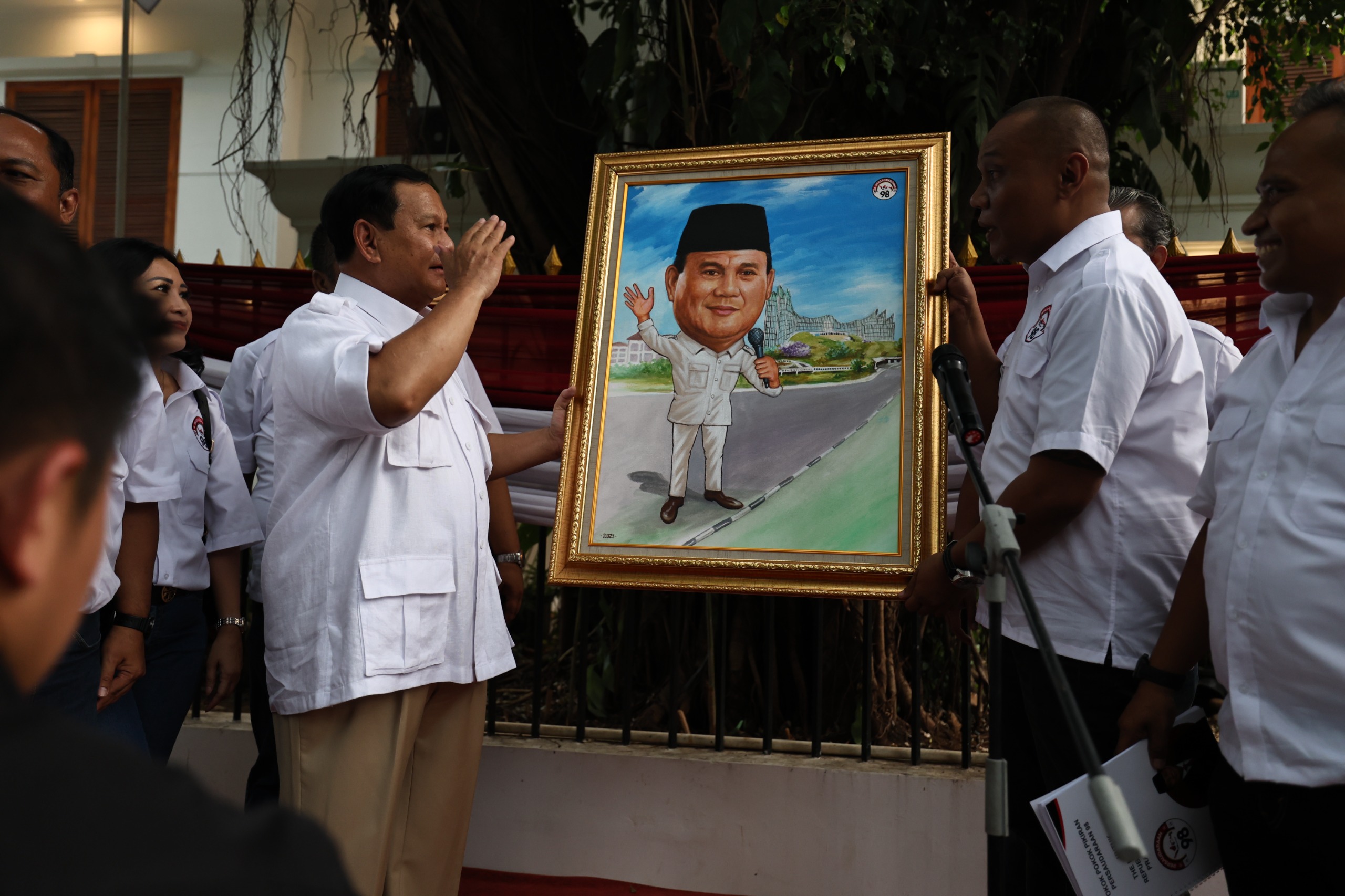 prabowo-diskusi-soal-masa-depan-bangsa-bareng-aktivis-98:-dulu-berseberangan,-sekarang-bersatu-demi-rakyat