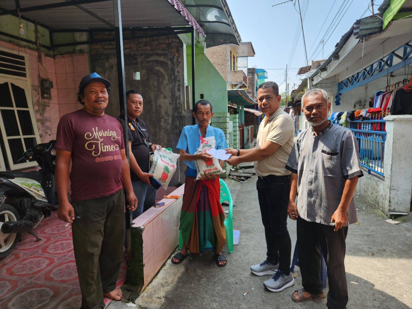 jumat-barokah-ketua-pewarta-jenguk-sahabat-kecil-sakit