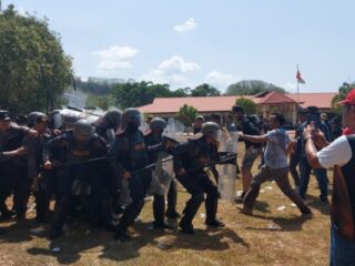 Jelang Pemilu, Polres Wajo Digeruduk Massa, Ini yang Terjadi