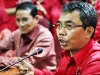 pdip-berduka,-ketua-fraksi-di-dprd-jakarta-gembong-warsono-meninggal-dunia