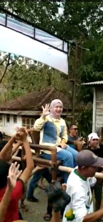 Warga Kampung Pasir Ipis Sagaranten Sangat Gembira Kedatangan Kades Terpilih Dan Sambut Dengan Baik