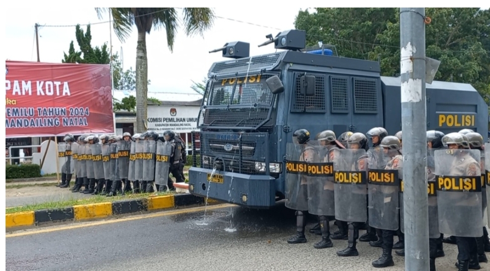 polres-madina-gelar-latihan-pengamanan-pra-pemilu-2024