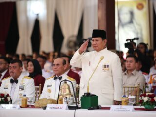 terkesan-dengan-semangat-kadet-politeknik-ben-mboi,-prabowo-boyong-mahasiswa-ke-ibu-kota