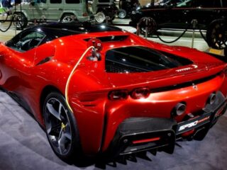 Ferrari Terima Pembayaran Kripto di AS