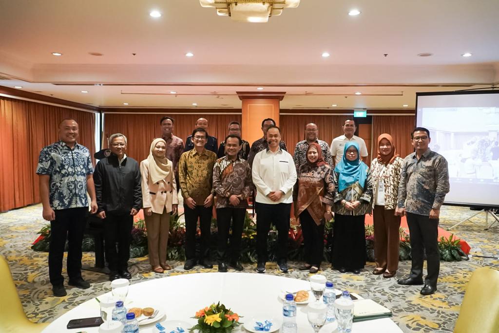 kemenko-perekonomian-diapresiasi-ary-ginanjar-berkat-sosialisasi-core-values-asn-berakhlak