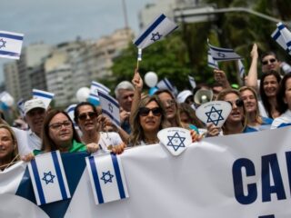 ratusan-orang-di-rio-de-janeiro-sampaikan-dukungan-pada-israel