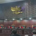 mk-kabulkan-uji-materi-batas-usia-capres-cawapres-tetap-40-tahun-atau-berpengalaman-sebagai-kepala-daerah