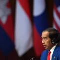 putusan-mk-soal-batas-usia-capres-cawapres,-jokowi:-saya-tidak-ingin-memberikan-pendapat