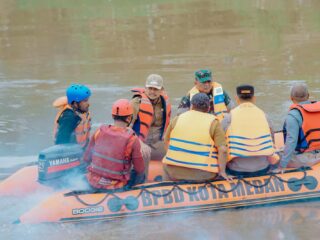 pantau-gotong-royong,-bobby-nasution-susur-sungai-deli,-progres-pembersihan-capai-24,63-persen