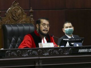 pengamat-nilai-putusan-mk-soal-batas-usia-capres/cawapres-hanya-untuk-kepentingan-penguasa