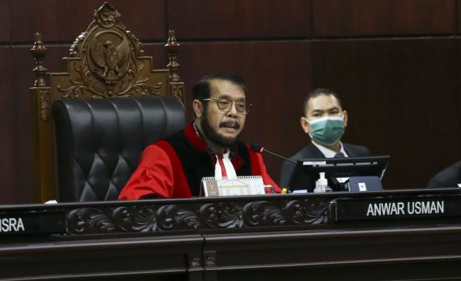 pengamat-nilai-putusan-mk-soal-batas-usia-capres/cawapres-hanya-untuk-kepentingan-penguasa