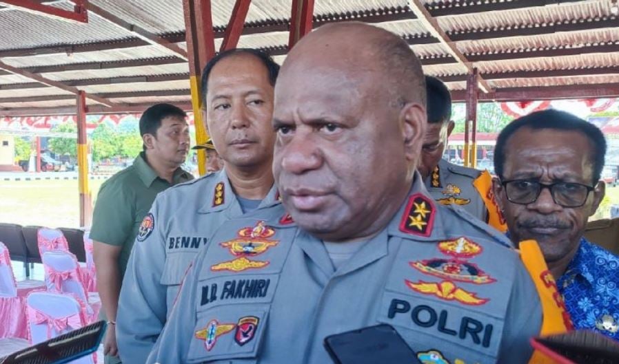 tni-polri-berupaya-evakuasi-pendulang-emas-yang-diserang-kkb,-kapolda-papua:-lima-orang-tewas-ditembak