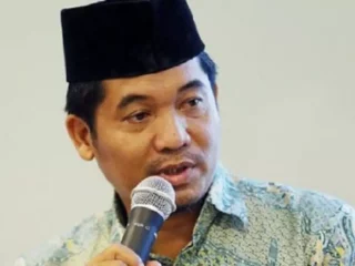 Ray Rangkuti Minta KPU Perjelas PKPU Bahwa hanya Gubernur yang Boleh Maju Capres dan Cawapres