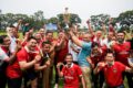 ketua-komwil-i-apeksi-serahkan-trofi-juara-kepada-pemenang-sepakbola