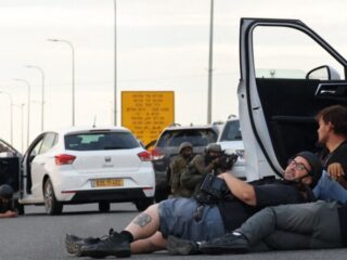 setidaknya-15-jurnalis-terbunuh-di-gaza,-keamanan-peliputan-dipertanyakan