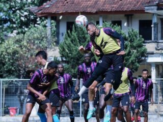 Bertamu ke Markas PSM Makassar, Arema FC Bertekad Curi Poin di Stadion BJ Habibie