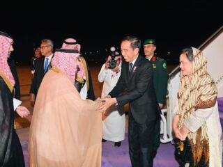 Presiden Jokowi Tiba di Arab Saudi, Berikut Daftar Agendanya