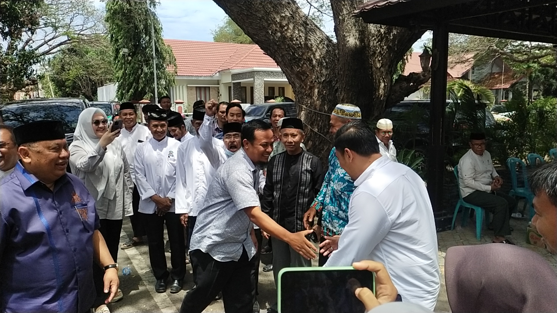 mantan-gubernur-sulsel-andi-sudirman-kunjungi-jeneponto-di-sambut-ratusan-tokoh-masyarakat